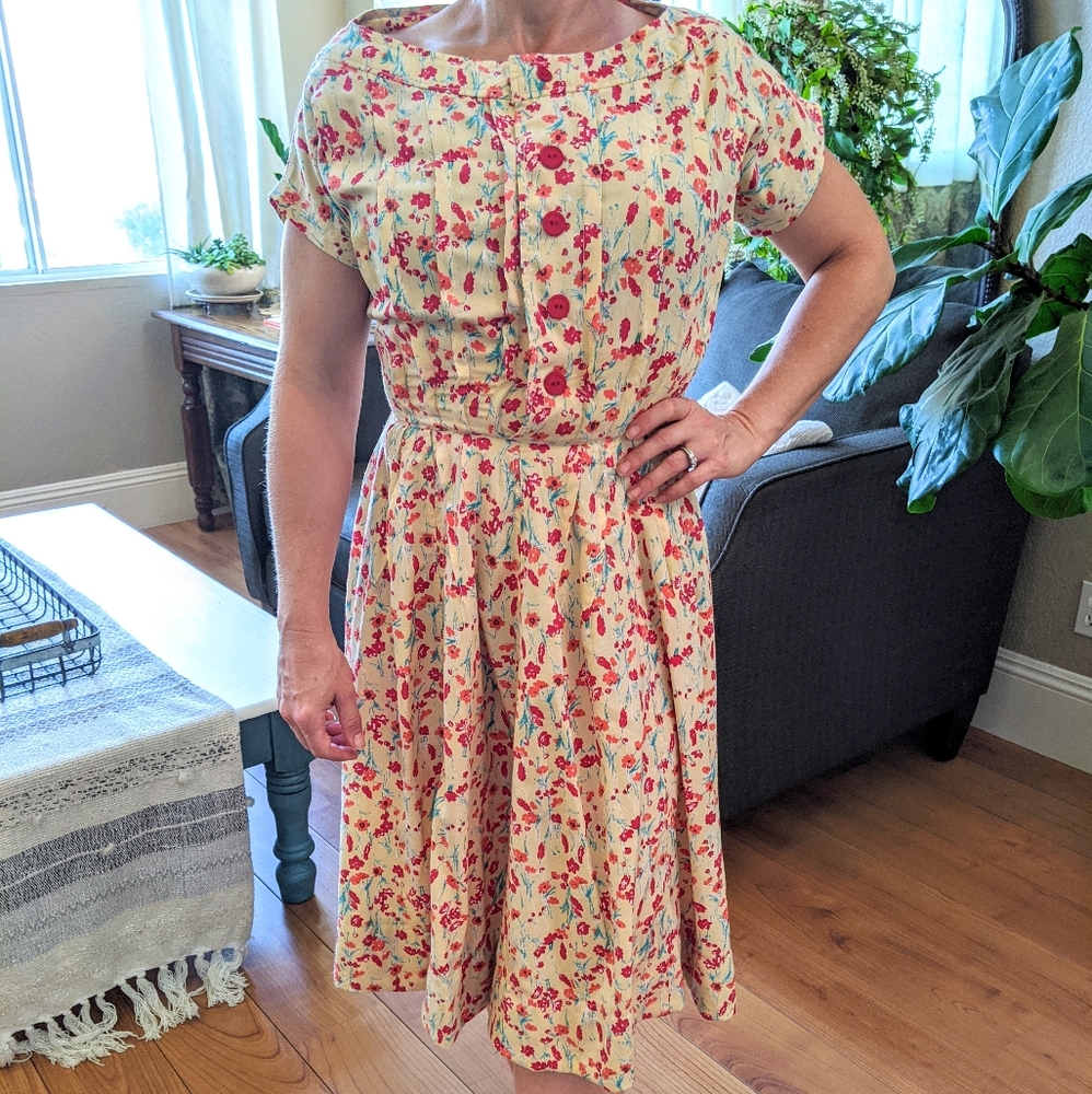 Adorable 50s Vintage Button Up Yellow Dress